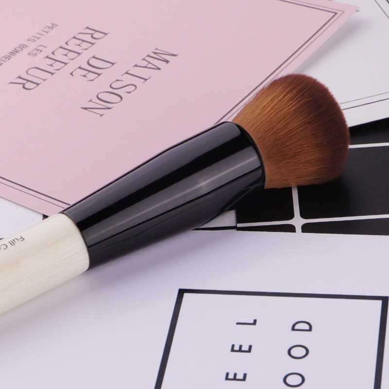 Pennello per trucco in polvere - Beauty Queen Makeup recensione e prezzo
